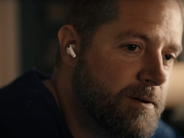 Apple working on new live translation feature for AirPods with iOS 19